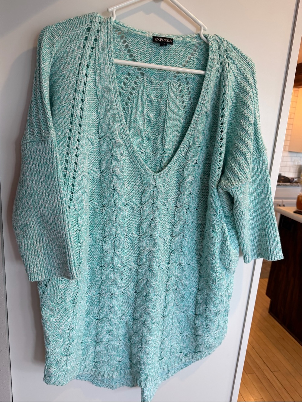 Express Mint Green Cable Knit V-Neck Sweater Sz Lg